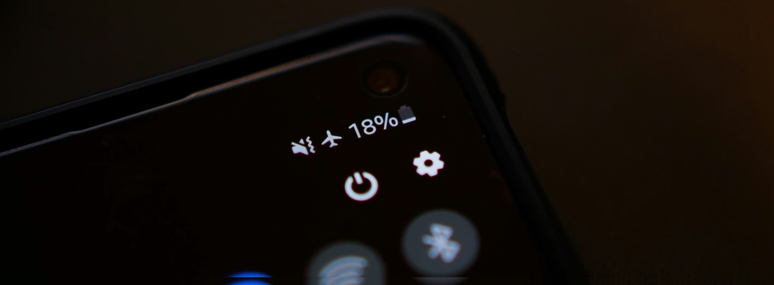 Mobile phone battery indicator